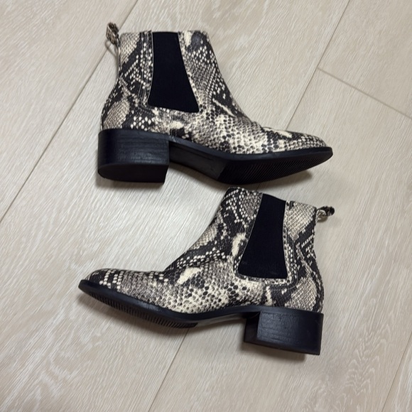 Steve Madden Devan Faux Snake Skin Ankle Boots - Picture 9 of 11